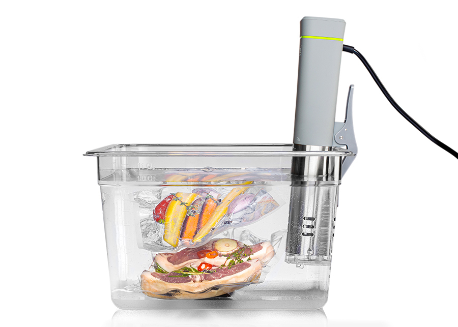Sous Vide Stick mit Becken 2